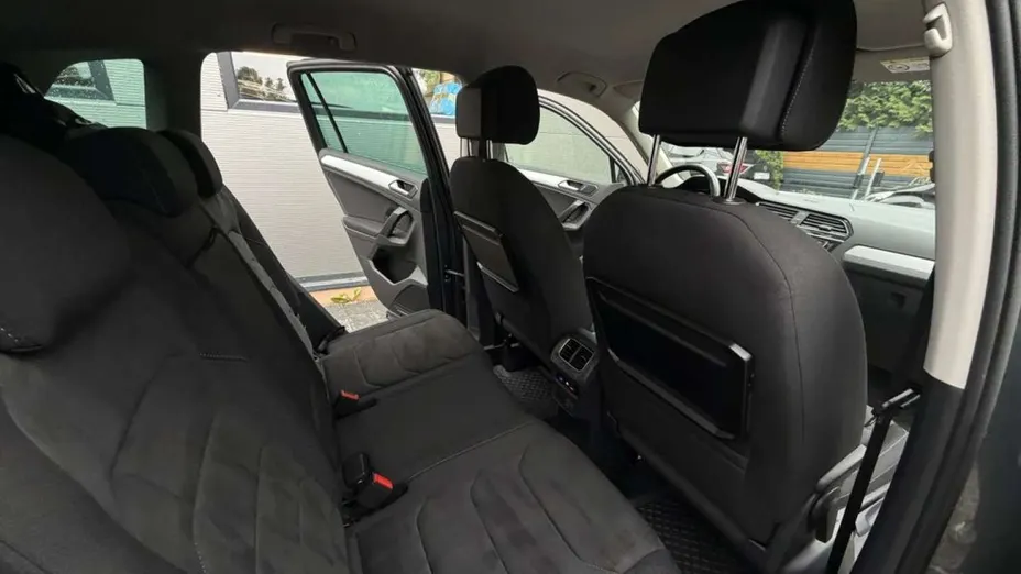 VOLKSWAGEN Tiguan -