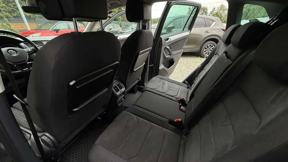 VOLKSWAGEN Tiguan -
