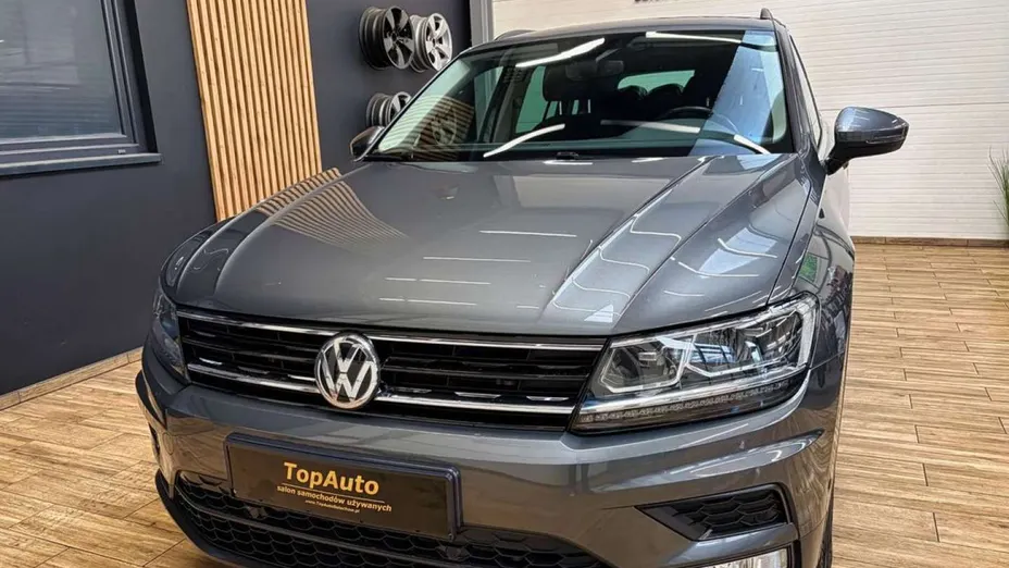 VOLKSWAGEN Tiguan -
