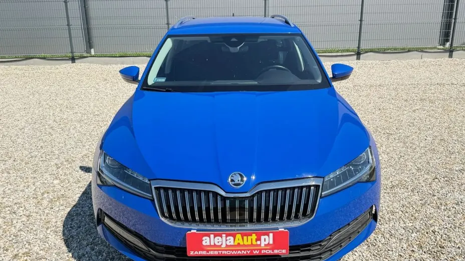 SKODA Superb -
