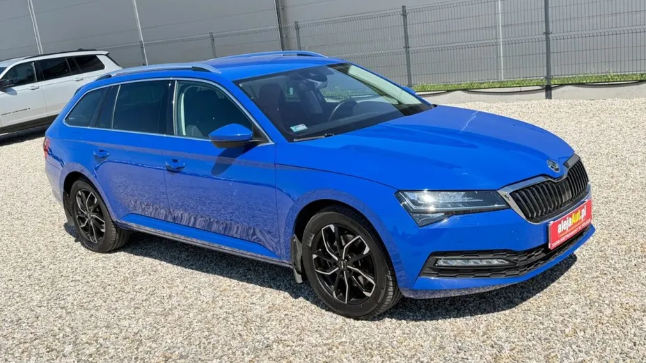 SKODA Superb -