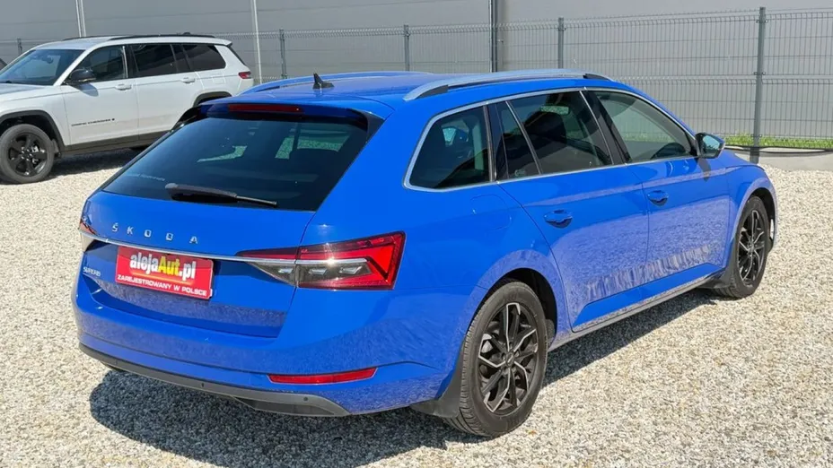 SKODA Superb -