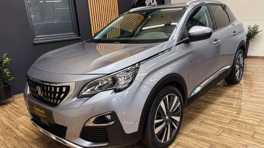 PEUGEOT 3008 -