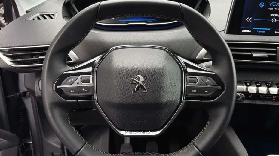 PEUGEOT 3008 -