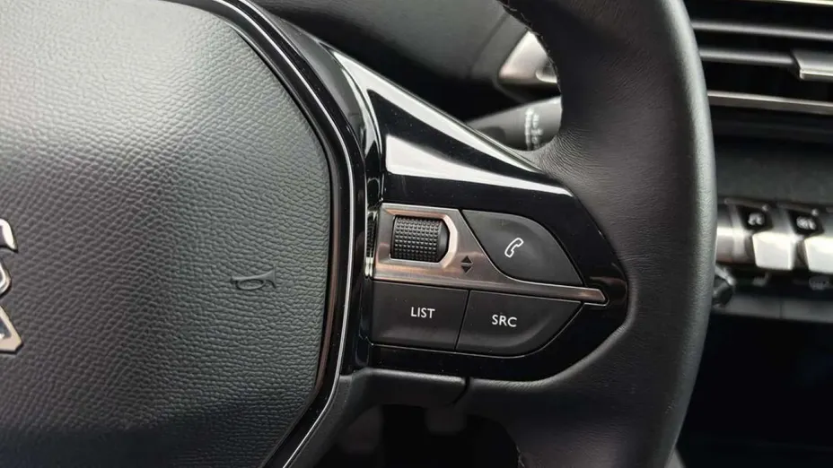 PEUGEOT 3008 -