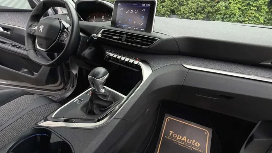 PEUGEOT 3008 -
