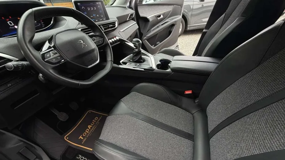 PEUGEOT 3008 -