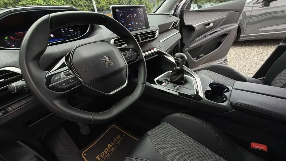 PEUGEOT 3008 -