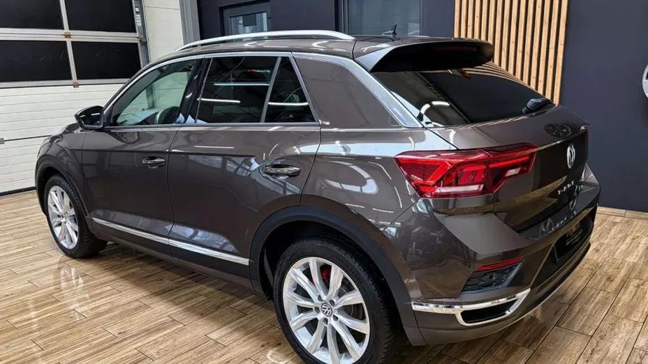 VOLKSWAGEN T-ROC -