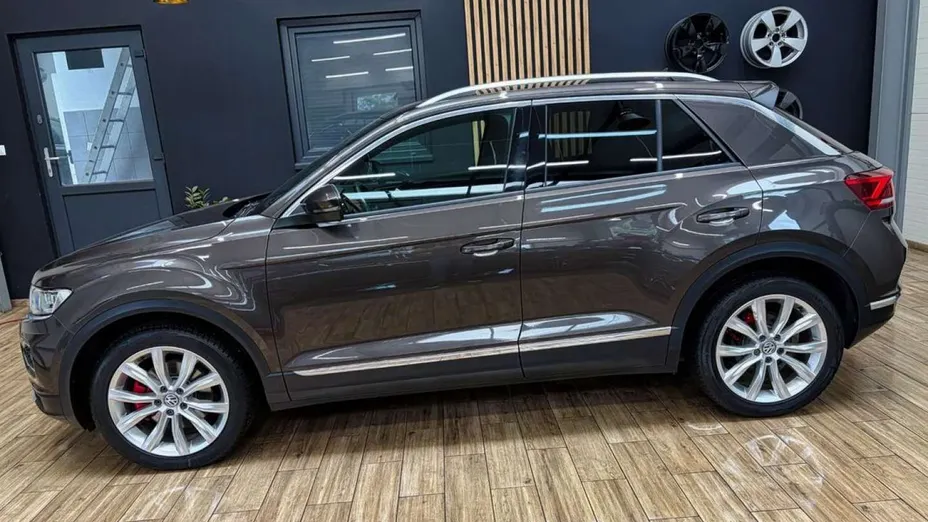 VOLKSWAGEN T-ROC -