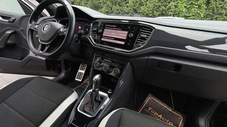 VOLKSWAGEN T-ROC -