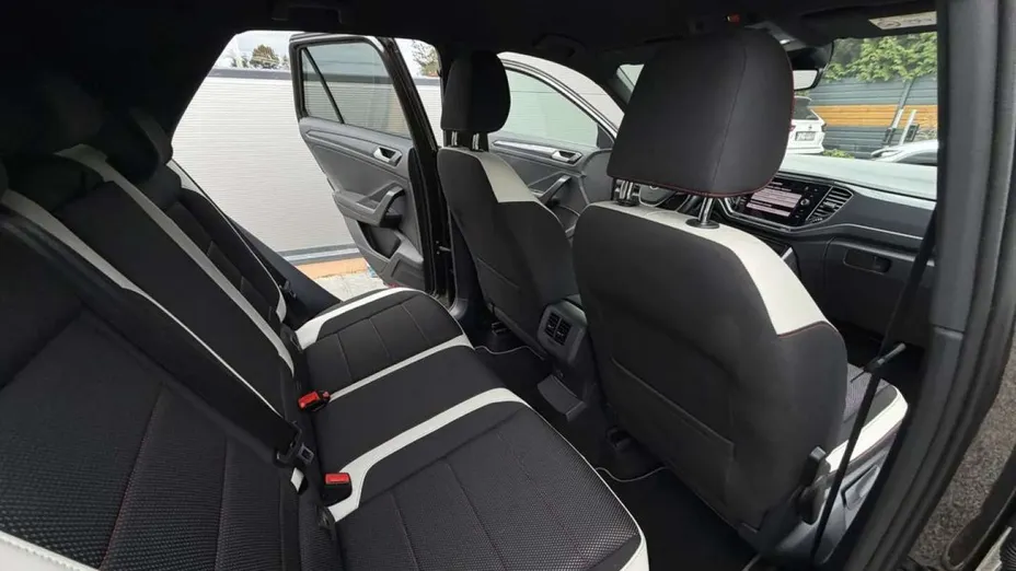 VOLKSWAGEN T-ROC -
