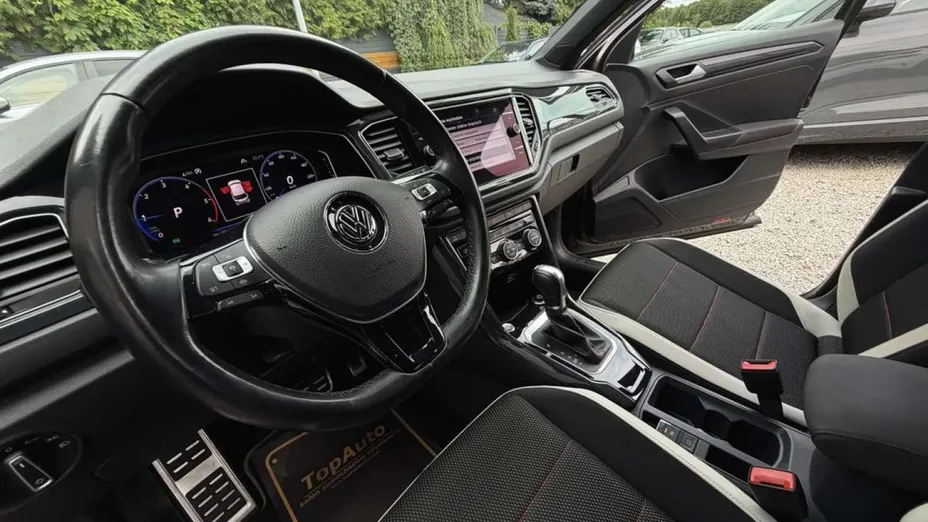 VOLKSWAGEN T-ROC -