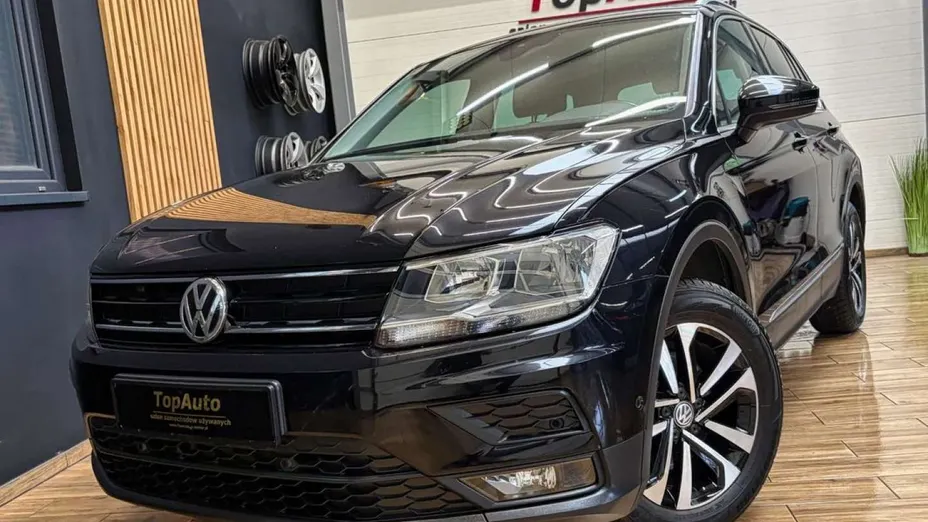 VOLKSWAGEN Tiguan -