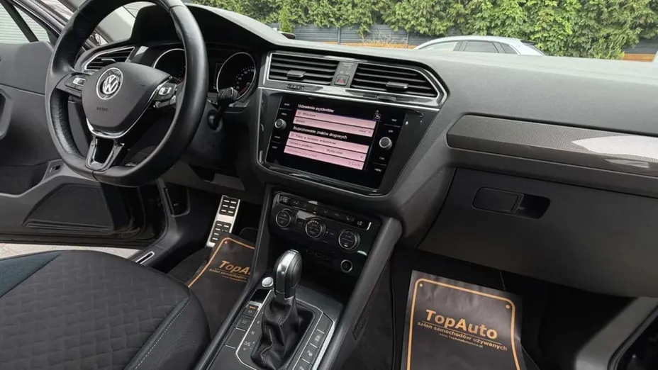 VOLKSWAGEN Tiguan -