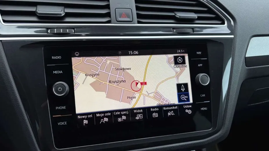 VOLKSWAGEN Tiguan -