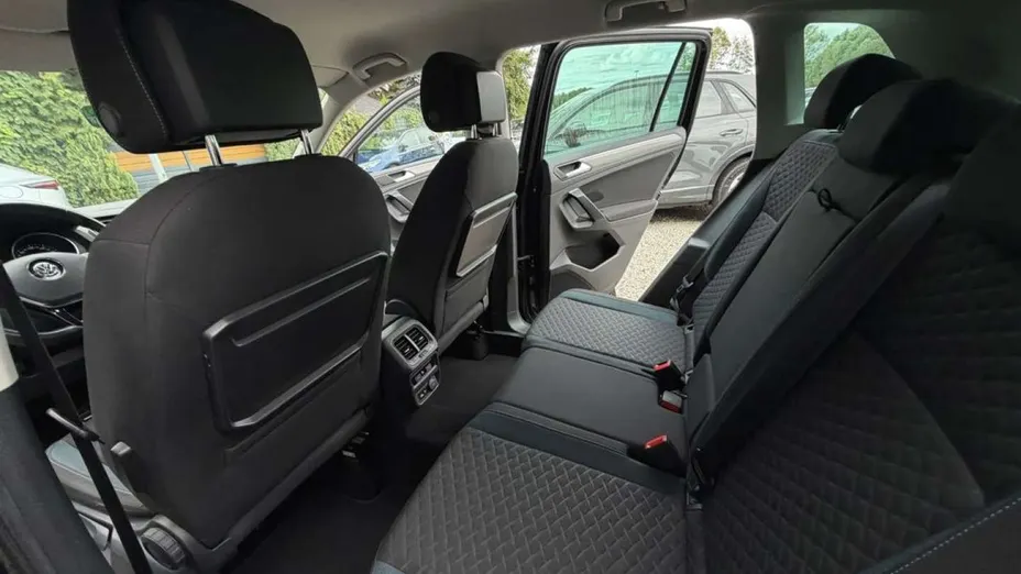 VOLKSWAGEN Tiguan -