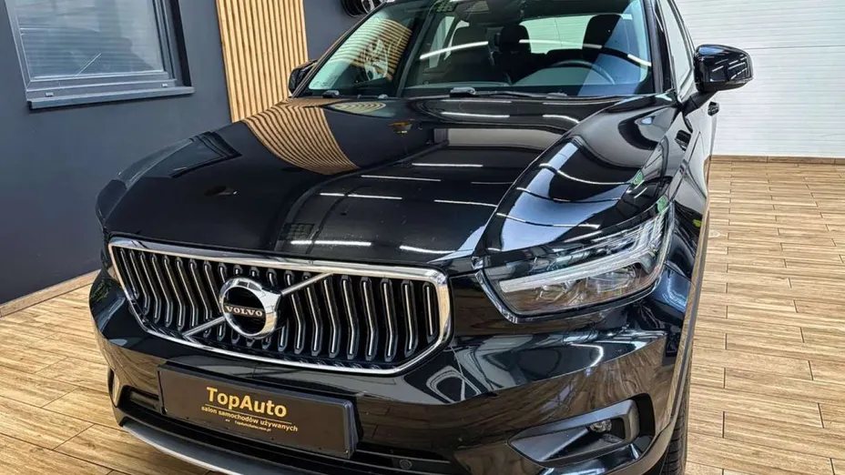 VOLVO XC40 -