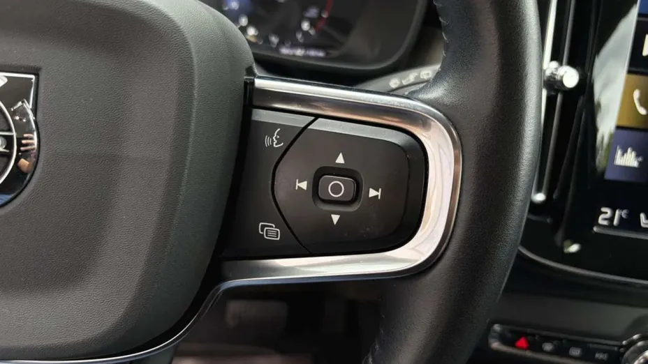 VOLVO XC40 -