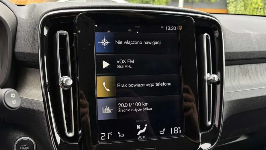 VOLVO XC40 -