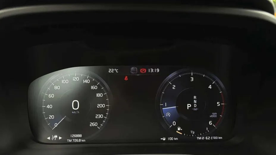 VOLVO XC40 -
