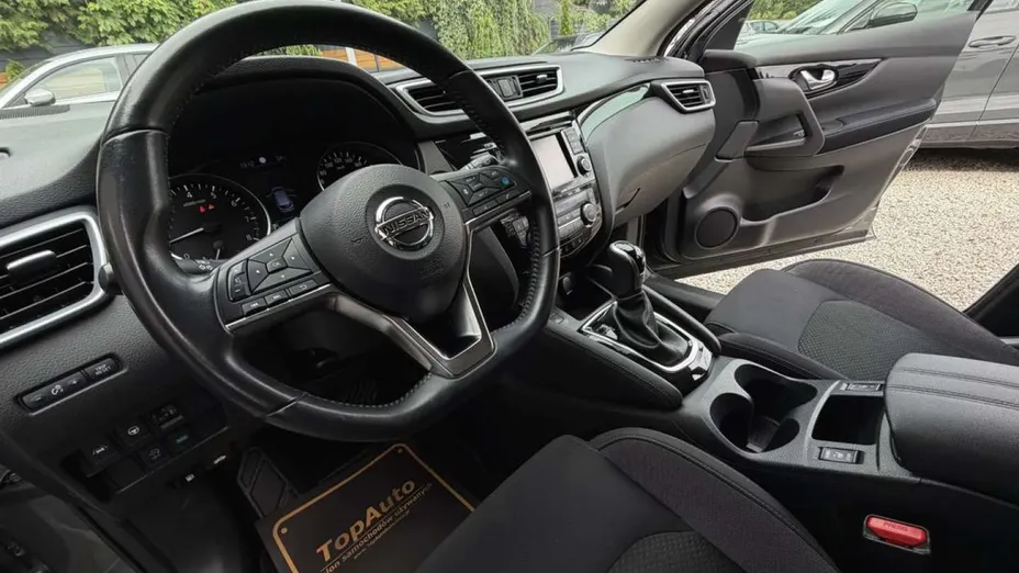 NISSAN Qashqai -