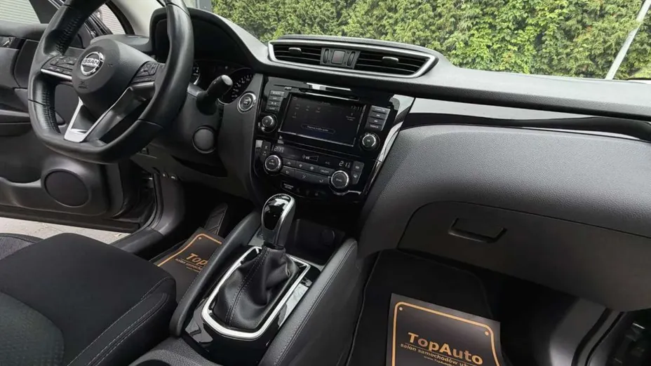NISSAN Qashqai -