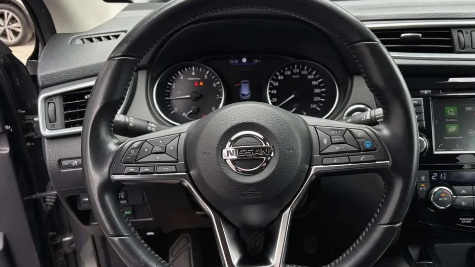 NISSAN Qashqai -