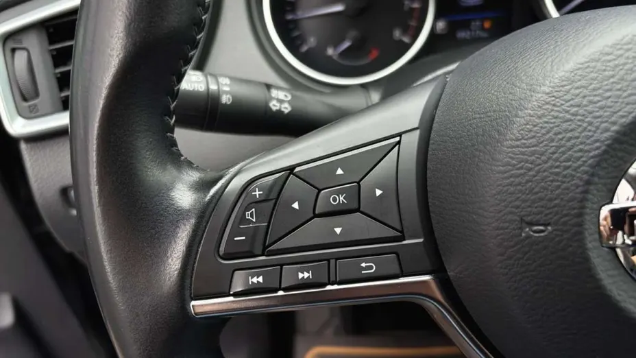 NISSAN Qashqai -