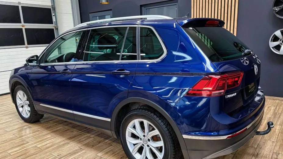 VOLKSWAGEN Tiguan -