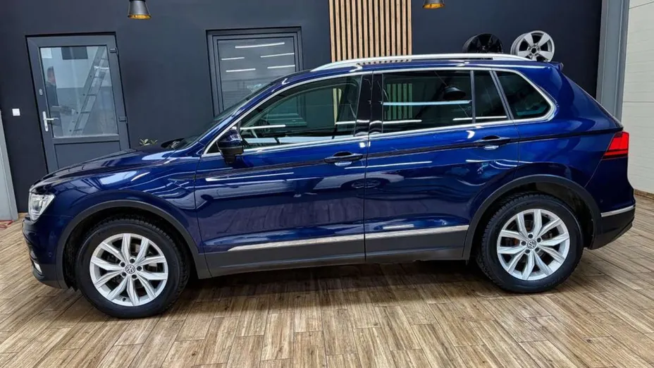 VOLKSWAGEN Tiguan -