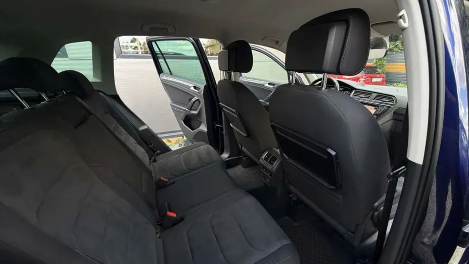 VOLKSWAGEN Tiguan -
