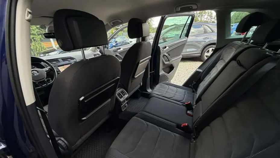 VOLKSWAGEN Tiguan -