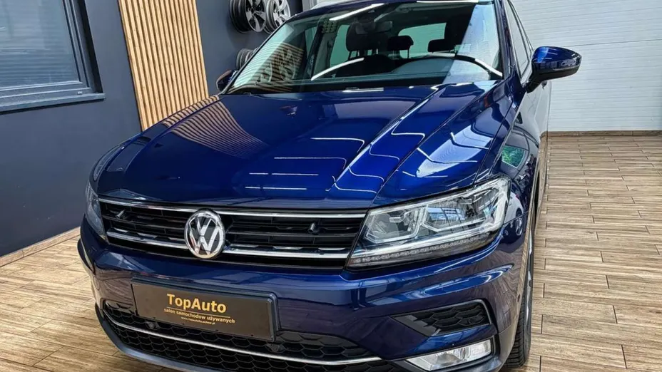 VOLKSWAGEN Tiguan -