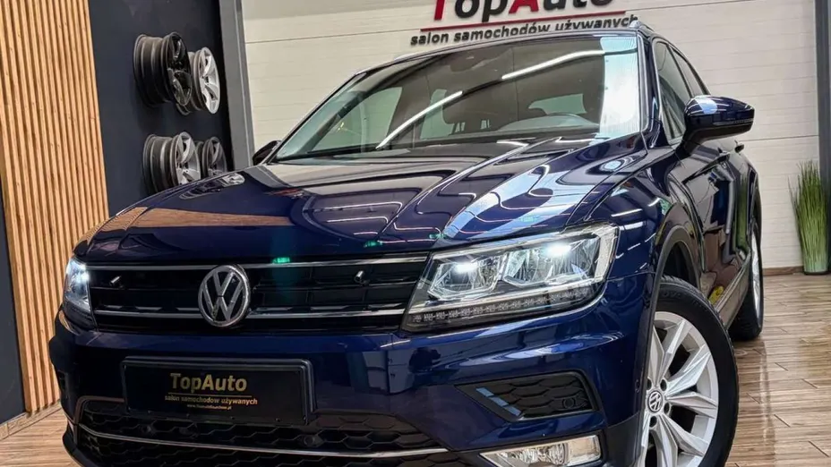 VOLKSWAGEN Tiguan -