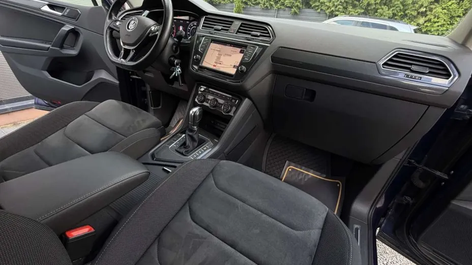 VOLKSWAGEN Tiguan -