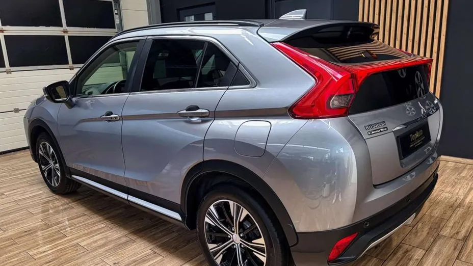MITSUBISHI Eclipse Cross -