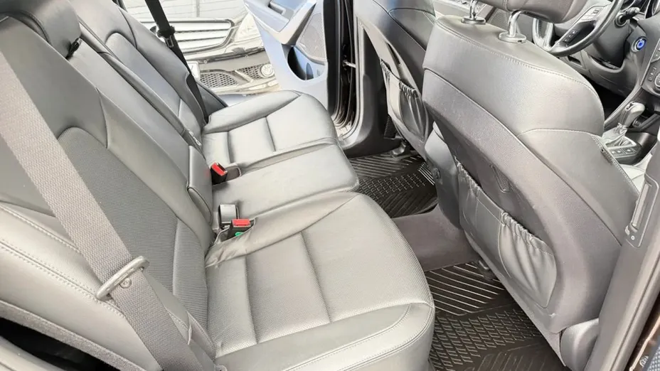 HYUNDAI Santa Fe -