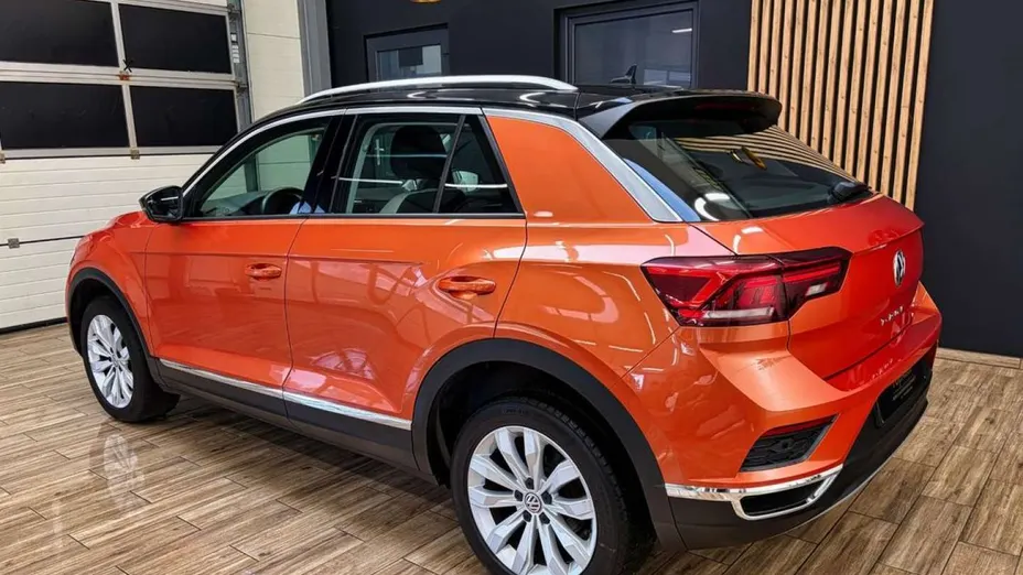 VOLKSWAGEN T-ROC -