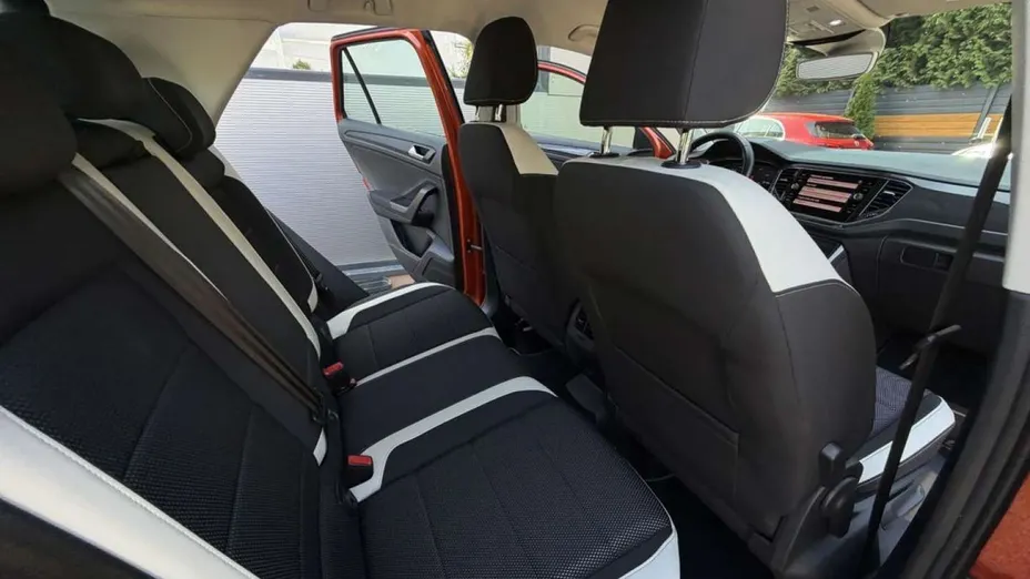 VOLKSWAGEN T-ROC -