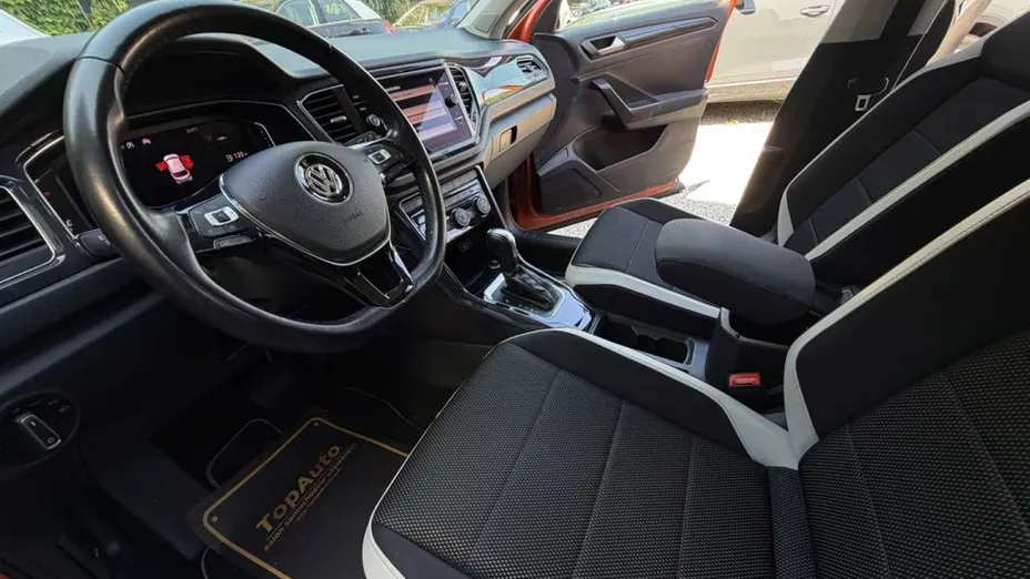 VOLKSWAGEN T-ROC -