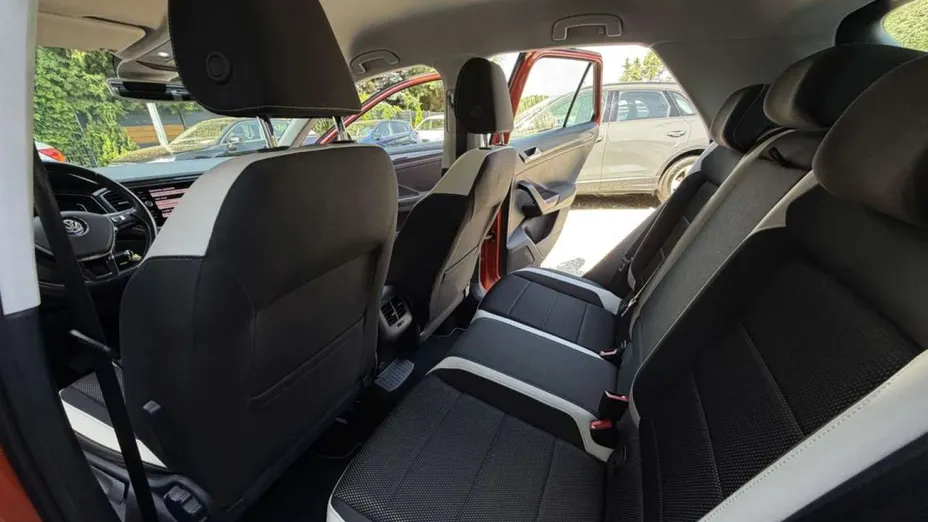 VOLKSWAGEN T-ROC -