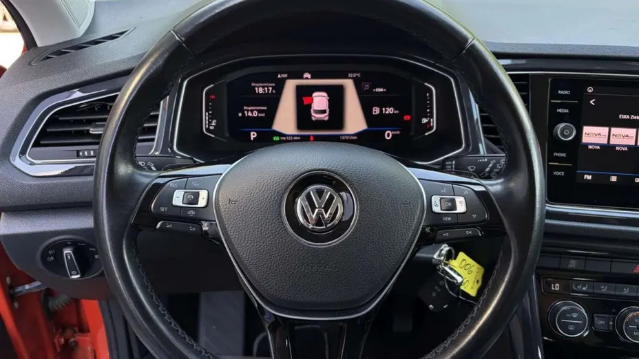 VOLKSWAGEN T-ROC -