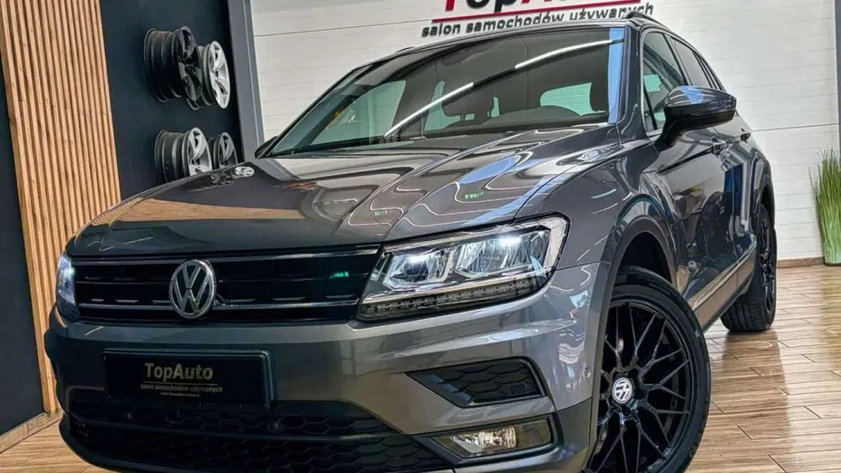 VOLKSWAGEN Tiguan -