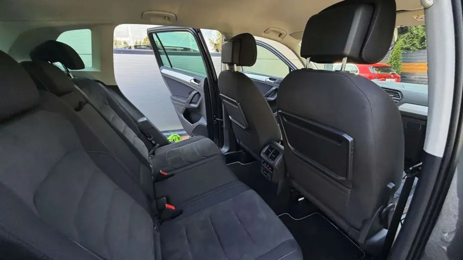 VOLKSWAGEN Tiguan -