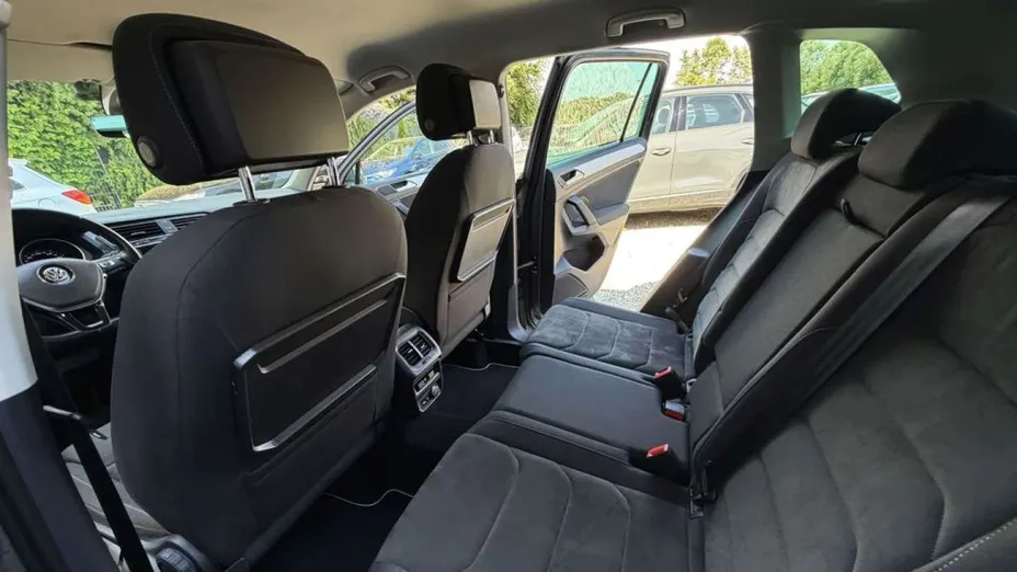 VOLKSWAGEN Tiguan -