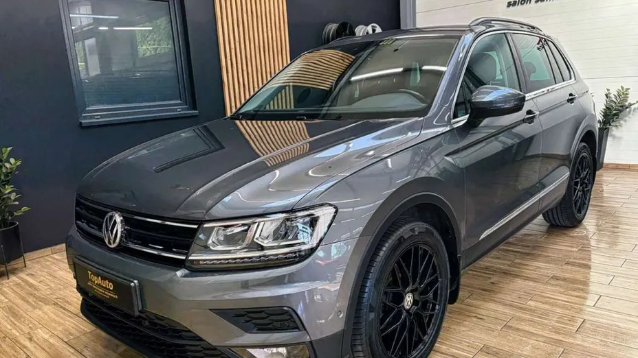 VOLKSWAGEN Tiguan -