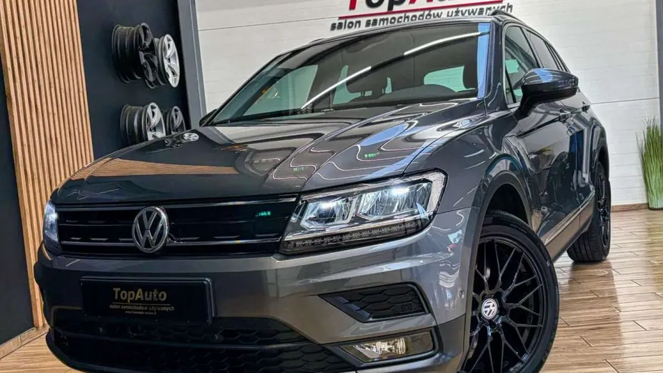 VOLKSWAGEN Tiguan -