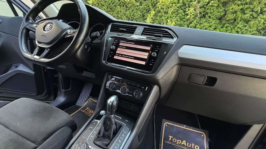 VOLKSWAGEN Tiguan -