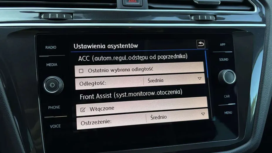 VOLKSWAGEN Tiguan -